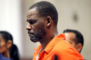 R. Kelly заявляє про замах на життя у в’язниці