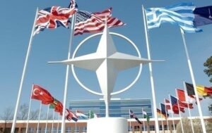 Рамштайн та саміт НАТО: поки США відвертаються, Україна набирає обороти