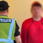У Києві 49-річний чоловік катався між вагонами метро