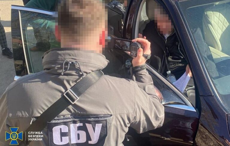 У міськраді Одеси вкрали гроші на поховання воїнів