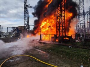 Удари по енергетиці: чи будуть відключення світла