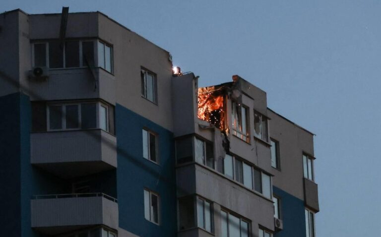 З’явилися фото наслідків атаки на Харків