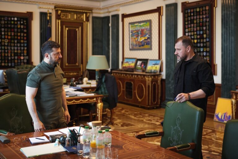 Зеленський та глава МВС обговорили протидію псевдоволонтерам