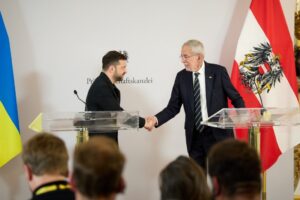 Зеленський закликав Австрію допомогти з розшуком олігархів