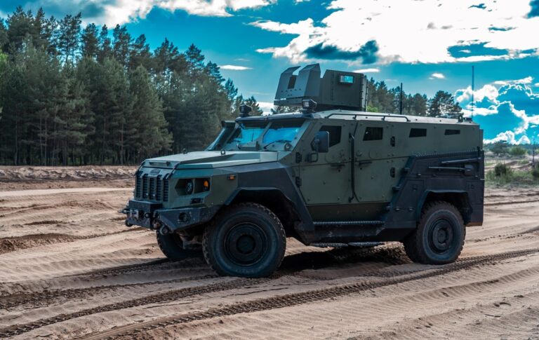 ЗСУ отримають новий бронеавтомобіль Варта-2