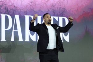 Джозеф Паркер націлений на бій із Олександром Усиком