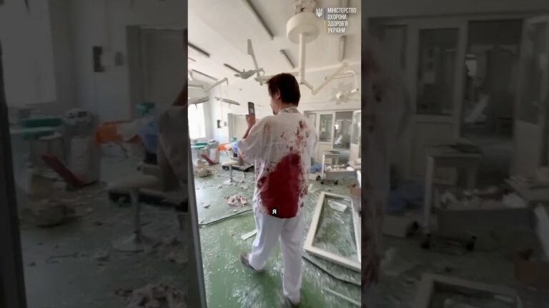 У момент вибуху  він оперував пацієнта