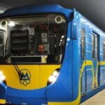 На “червоній гілці” метро Києва обмежено рух поїздів через пожежу