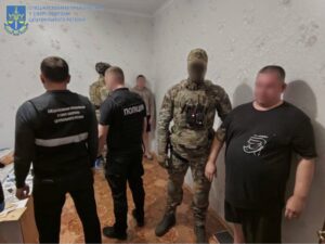 Новини України - На Київщині вкрили групу осіб, які виготовляли підроблену валюту