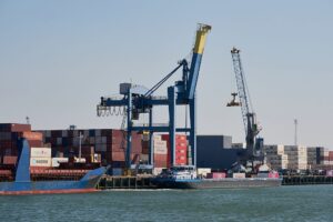 Найбільший порт Європи готують до війни з РФ – ЗМІ