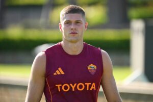 Названо клуби АПЛ, які претендують на Довбика