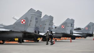 Польща підняла винищувачі через атаку РФ на захід України