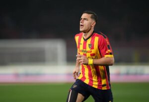 Рома хоче посилити атаку і бачить у форварді Лечче конкуренцію Довбику