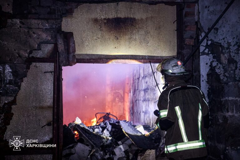 Росіяни вдарили по передмістю Харкова, є поранені