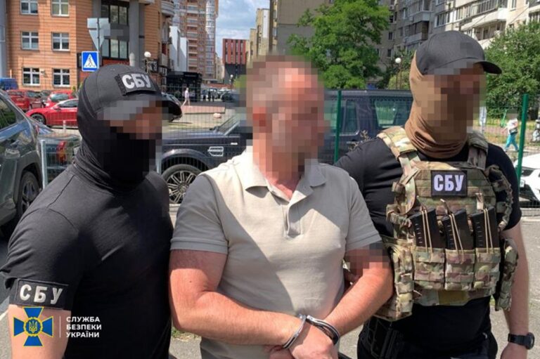 Розкрадав кошти з фонду соцдопомоги тяжкохворим: затримано чиновника КМДА