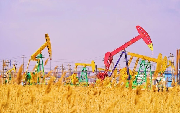 Саудівська Аравія та ОАЕ збільшили видобуток нафти у червні