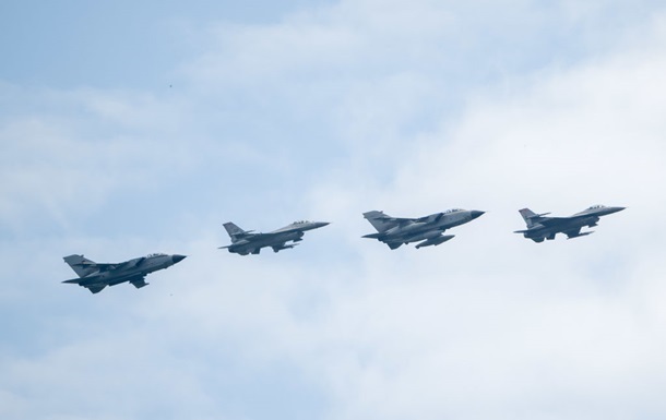 США, Японія та Південна Корея провели спільні повітряні навчання