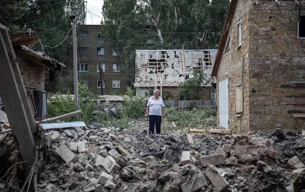 Стало відомо, скільки жителів залишається в зоні бойових дій на Донеччині