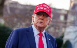 Трамп: Я допомагаю Україні. Я дуже сильно їй допомагаю