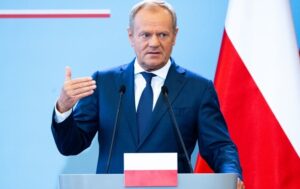 Новини світу - Туск представив оновлений склад уряду