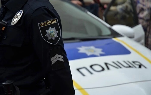 У Києві чоловік демонстрував прапор із нацистською символікою