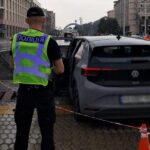 У Києві електромобіль влетів у підземний перехід, водія госпіталізовано