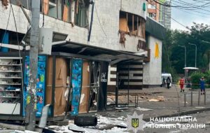 У Києві пограбували магазин, який постраждав під час атаки РФ