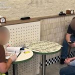 У Києві працівника суду за гроші “допомагав” колегам оновити дані в ТЦК