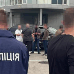 У Києві правохоронці перевіряють офіси, авто і документи громадян
