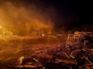У Краматорську після удару РФ виникла пожежа в багатоповерхівці