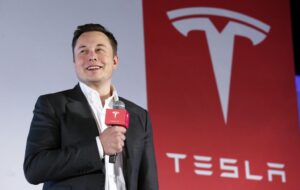 У Tesla проблеми після оголошення Маска про створення партії