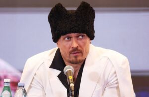 Усик обрав невибагливий образ для виходу на ринг
