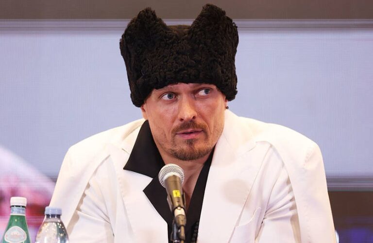 Усик обрав невибагливий образ для виходу на ринг