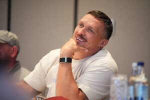 Усик порівняв свої поєдинки із Ф’юрі з польотом у космос