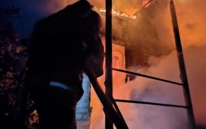 В Одесі палає багатоповерхівка