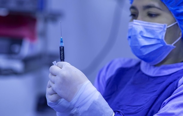 Вчені підрахували, скільки життів врятували вакцини проти COVID-19