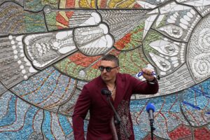 Відновлена мозаїка Алли Горської була презентована Усиком у Лондоні
