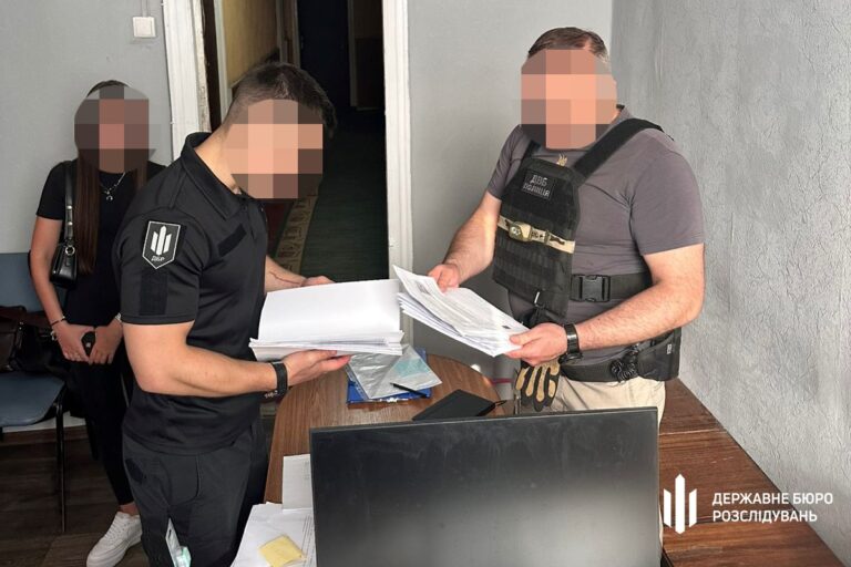 Влаштував ухилянту супровід: правоохоронцю з Харкова оголосили підозру
