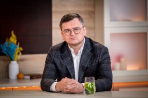 “Всі мають це зʼїсти”: Кулеба прокоментував скандальний закон