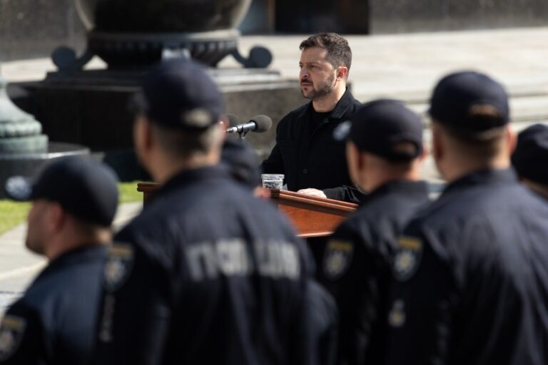 Зеленський вручив держнагороди поліцейським