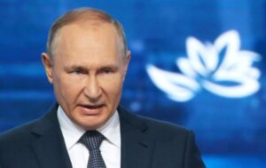 Апетити агресора: що прагне отримати Путін від України