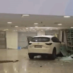 Автомобіль влетів у ТРЦ Ocean Plaza в Києві
