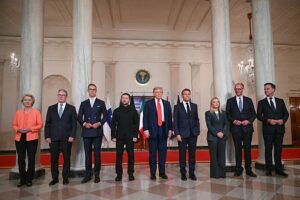 Десять країн готові відправити війська до України