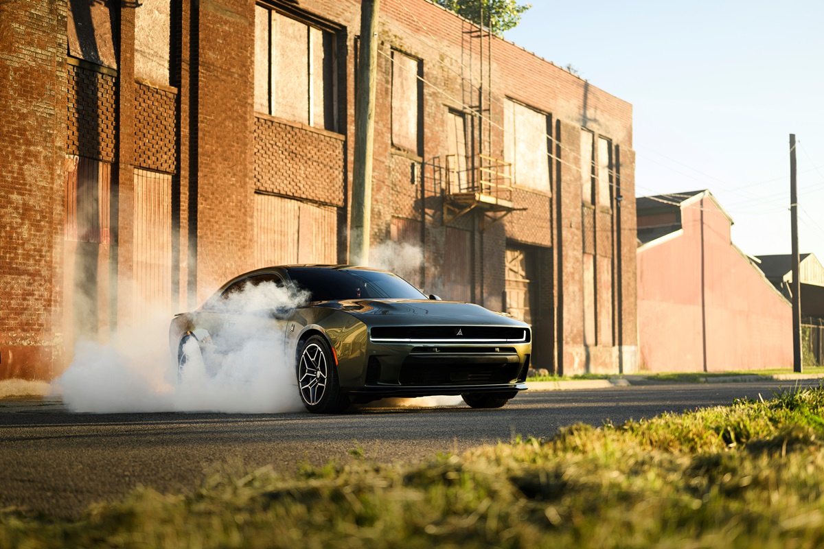 Авто новини - Dodge повертає бензиновий Charger