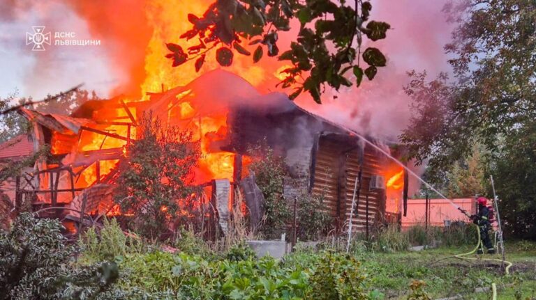 ДСНС показала наслідка удару по Львову