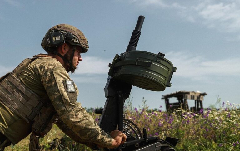 Генштаб: ЗСУ відбили атаки росіян на 12 напрямках