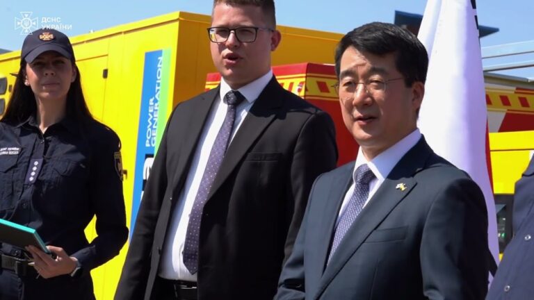 ДСНС України отримала від Посольства Республіки Корея в Україні автобуси  та генератори