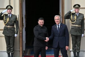 Канада розглядає відправку військ в Україну