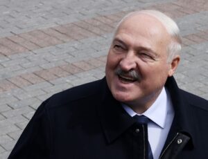 Новини світу - Лукашенко пропонує США звільнити політв'язнів за пом'якшення санкцій - ЗМІ