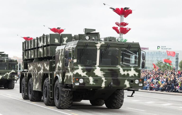 Мінськ планує озброїти свої ракетні системи ядерними боєголовками